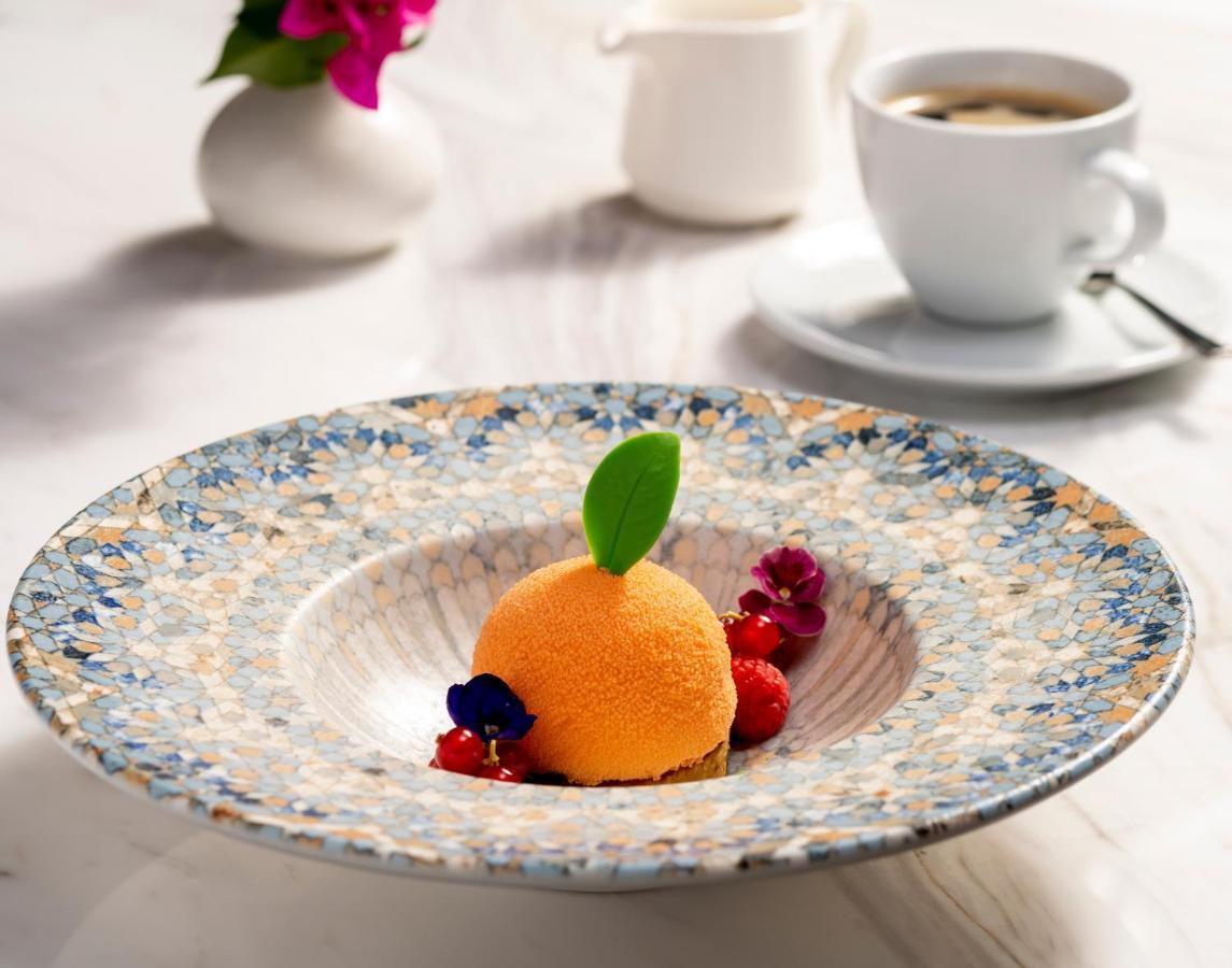 Radisson Collection Hotel, Bodrum Акярлар Екстериор снимка A dessert