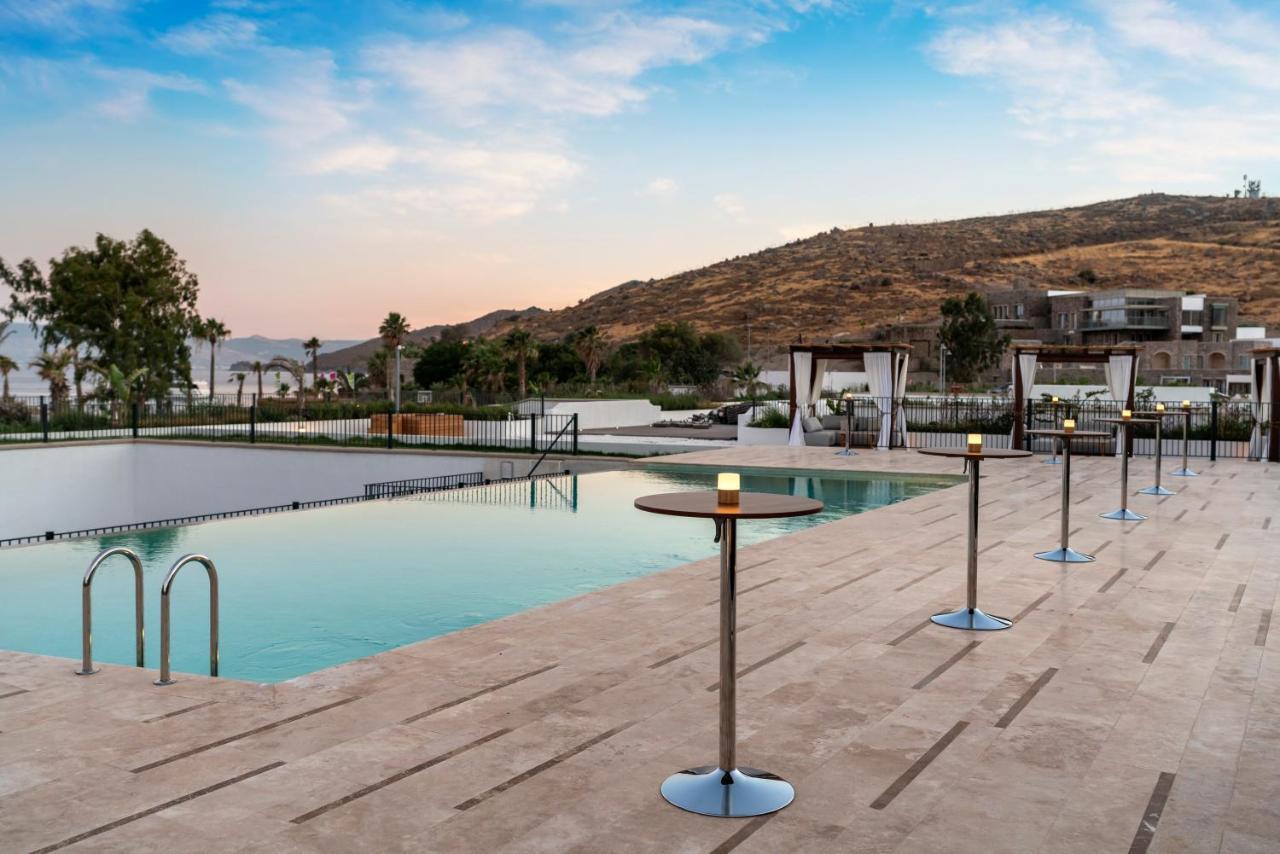 Radisson Collection Hotel, Bodrum Акярлар Екстериор снимка The pool at the hotel